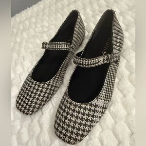 Vionic Women's Alameda Houndstooth Mary Jane Flats, size 6.5
